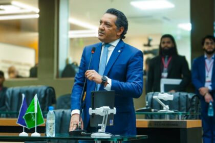 Agosto Lilás: leis de Felipe Souza reforçam proteção às mulheres no Amazonas