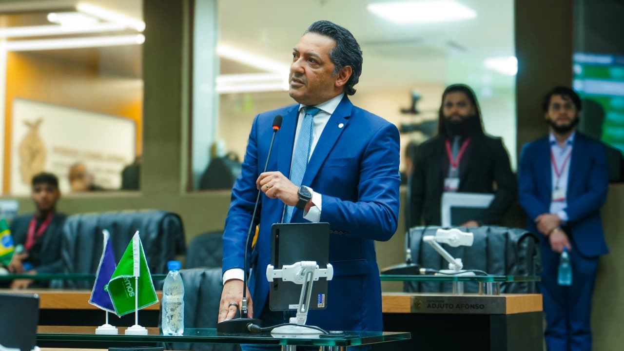 Agosto Lilás: leis de Felipe Souza reforçam proteção às mulheres no Amazonas
