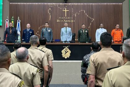 Aleam homenageia soldados por iniciativa do deputado Comandante Dan