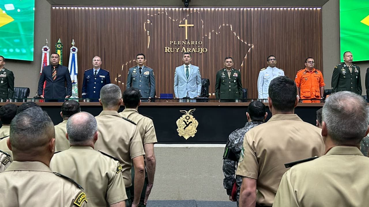 Aleam homenageia soldados por iniciativa do deputado Comandante Dan