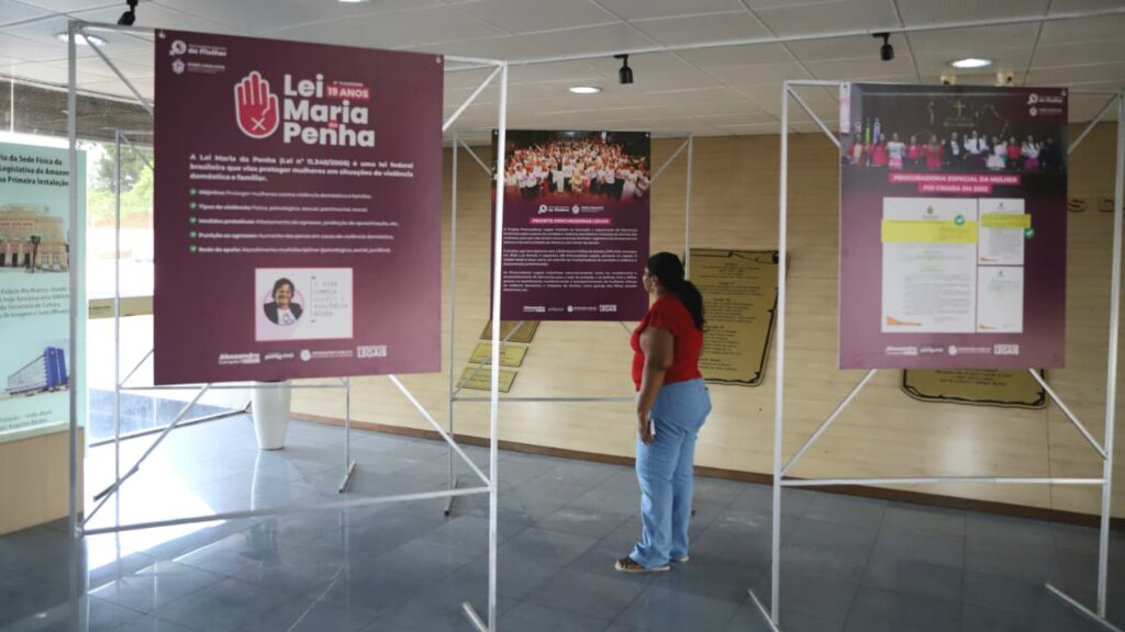 Aleam-realiza-exposicao-no-Agosto-Lilas-para-divulgar-acoes-da-Procuradoria-Especial-da-Mulher-Foto-Matheus-Rodrigues-Aleam
