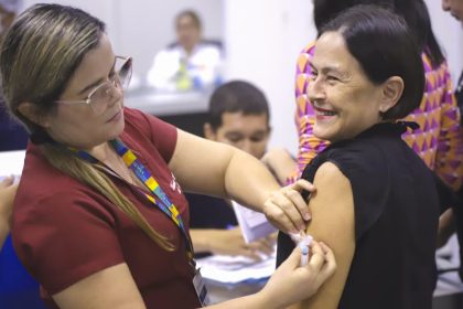 Aleam reforça defesa da vacinação e combate à desinformação com leis de proteção à saúde no Amazonas