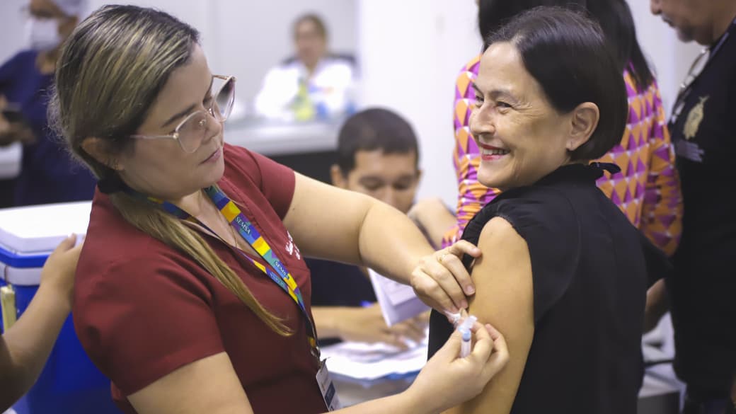 Aleam reforça defesa da vacinação e combate à desinformação com leis de proteção à saúde no Amazonas