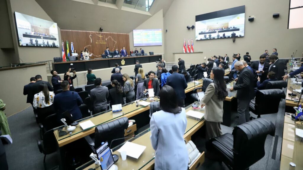 Assembleia-Legislativa-inicia-tramitacao-de-projetos-para-reforcar-protecao-a-mulheres-vitimas-de-violencia-Foto-Matheus-Rodrigues-Aleam