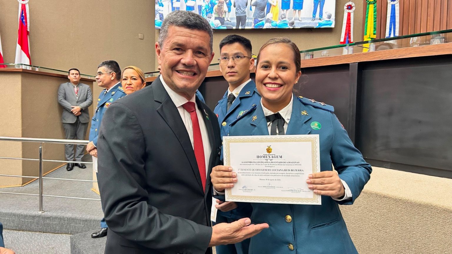 Comandante Dan homenageia os 150 anos do Corpo de Bombeiros Militar do Amazonas