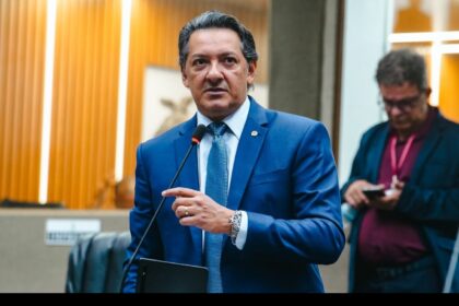 Projeto de Felipe Souza estabelece prazos para acesso digital a prontuários médicos no Amazonas