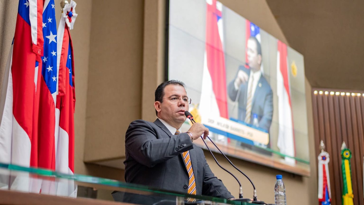 Pronunciamento na Aleam do deputado Wilker Barreto aborda suspensão de plano de saúde de servidores da Seduc