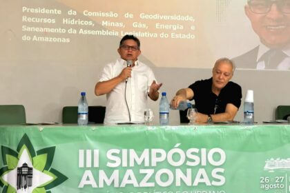 Sinésio Campos debate riquezas minerais e desenvolvimento do Amazonas em simpósio na Ufam
