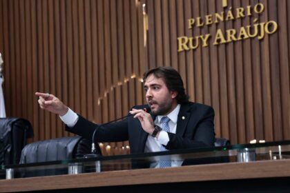 Thiago Abrahim propõe revisão da conta de água em casos de vazamentos ocultos no Amazonas