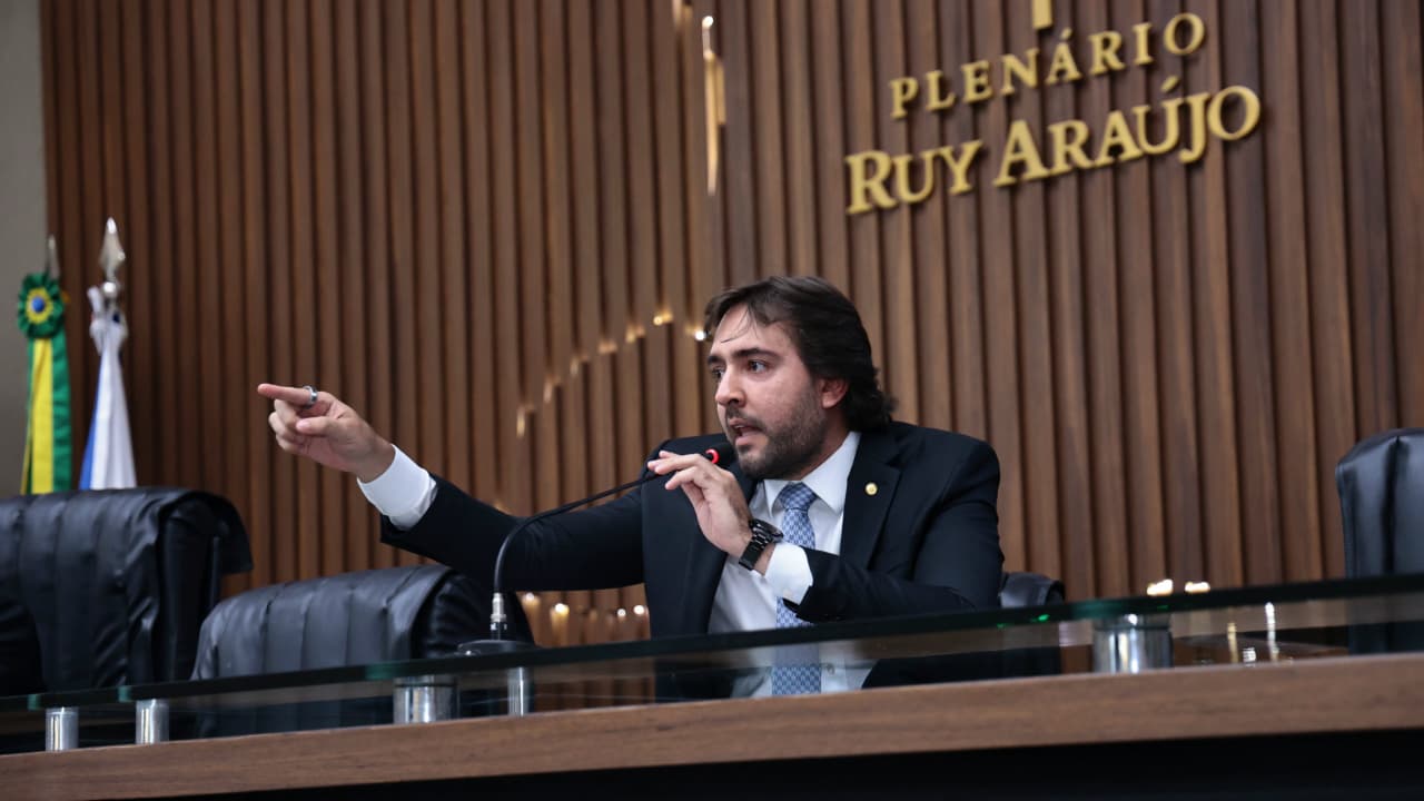 Thiago Abrahim propõe revisão da conta de água em casos de vazamentos ocultos no Amazonas