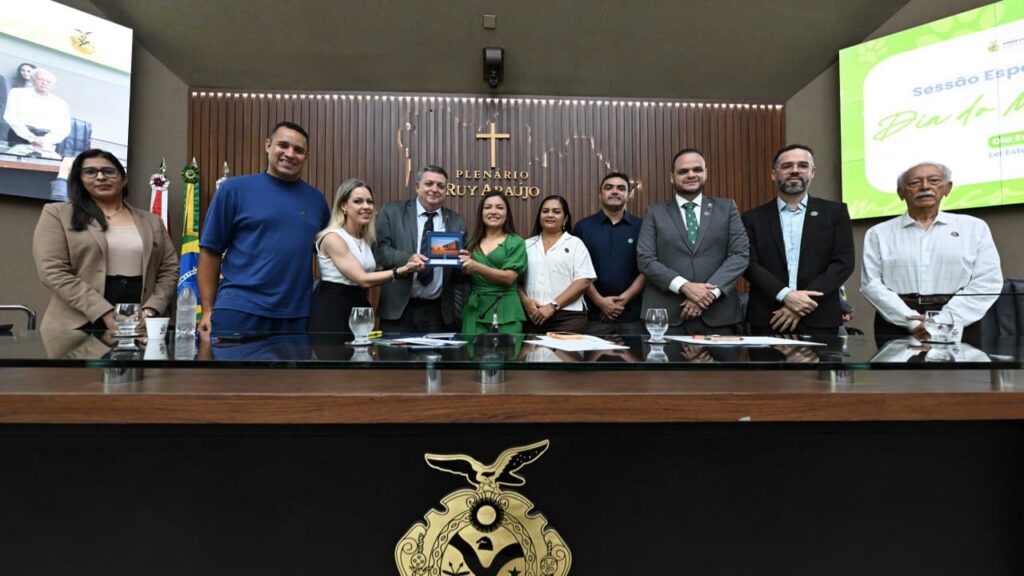 Deputada-Joana-Darc-reforca-defesa-da-medicina-veterinaria-e-valorizacao-da-categoria-no-Amazonas-Foto-Antonio-Humberto
