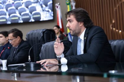 Deputado Thiago Abrahim propõe ampliar acesso ao diagnóstico precoce do autismo no interior do Amazonas