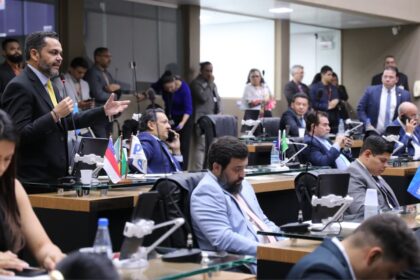 Novas regras federais exigem água gratuita e transparência na venda de ingressos e reforçam medidas que o Amazonas já adota por meio de legislação da Aleam