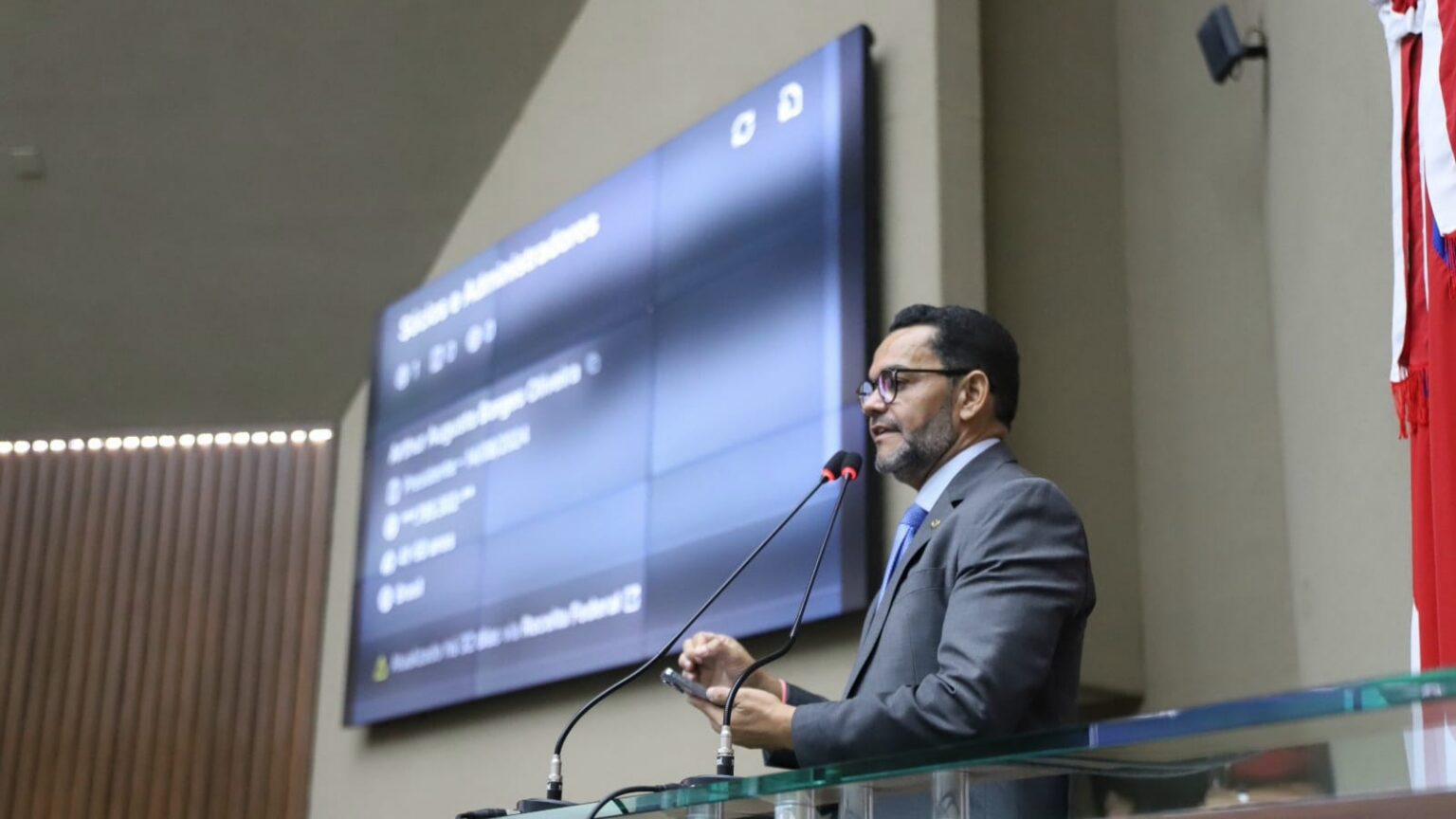 Deputado Rozenha debate aprovação de matéria sobre adesão do Amazonas ao Programa de Acompanhamento e Transparência Fiscal