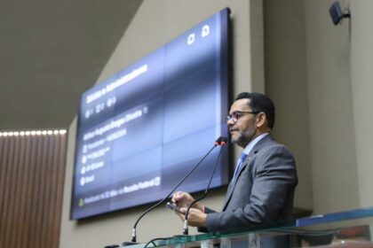 Deputado Rozenha debate aprovação de matéria sobre adesão do Amazonas ao Programa de Acompanhamento e Transparência Fiscal
