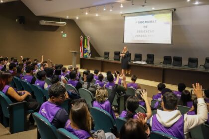 Programa ‘Conhecendo o Legislativo’ recebe 86 estudantes na Aleam