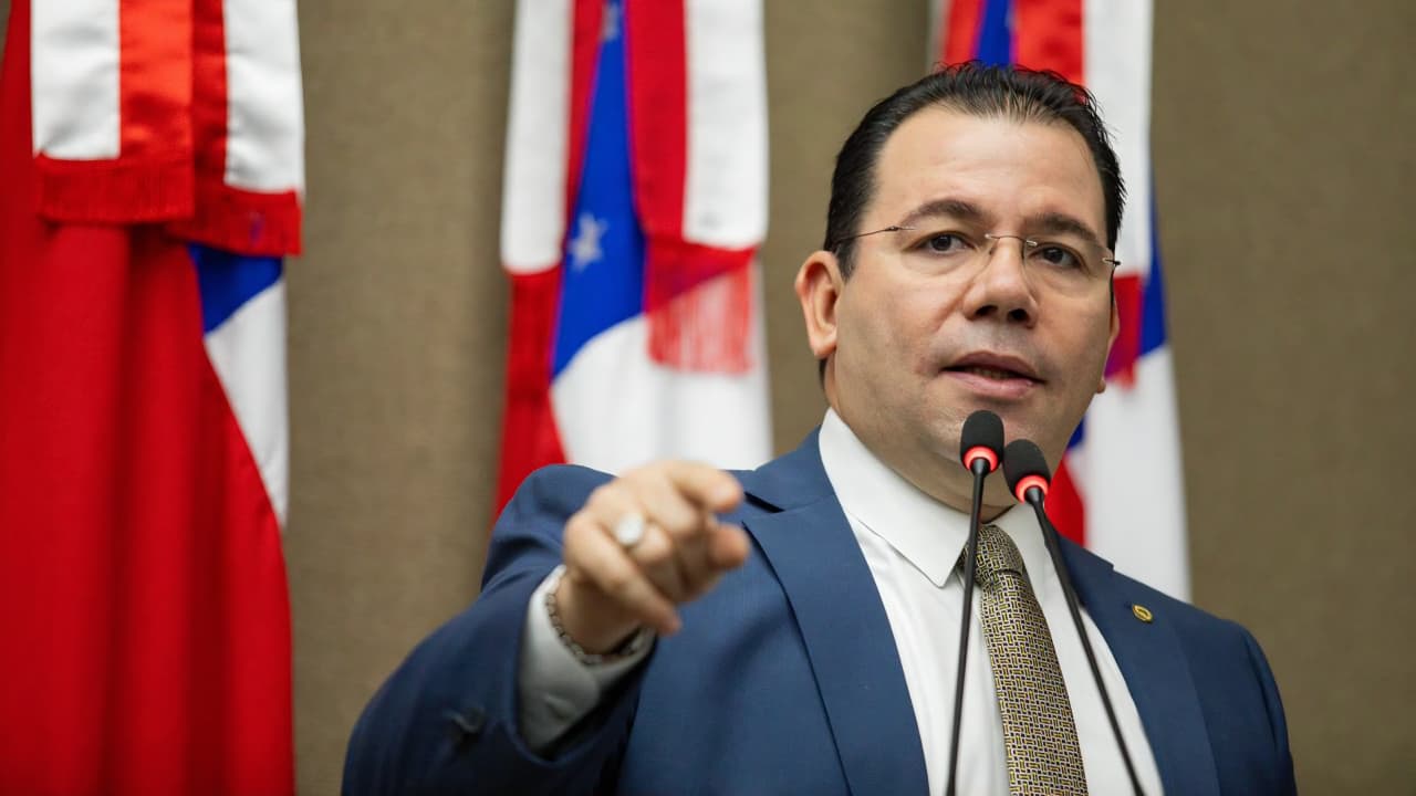 Wilker Barreto cobra laudo técnico sobre troca de fiação da Âmbar Energia em Manaus