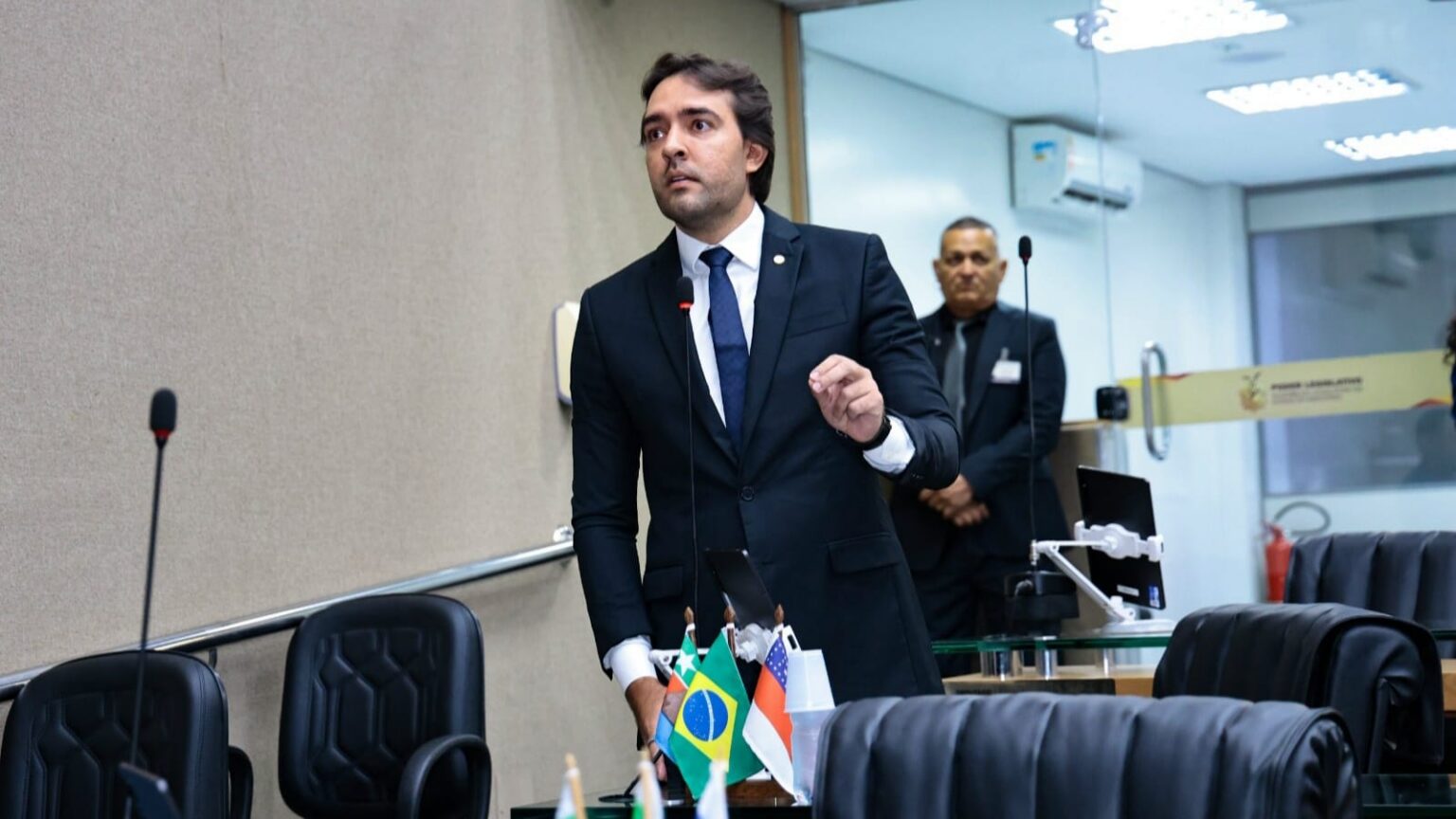 Projeto de Thiago Abrahim prevê aviso prévio ao consumidor sobre fim de período de fidelidade