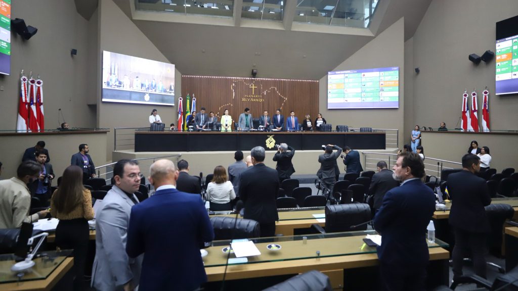 Aleam aprova 20 matérias durante Ordem do Dia e promulga cinco decretos legislativos