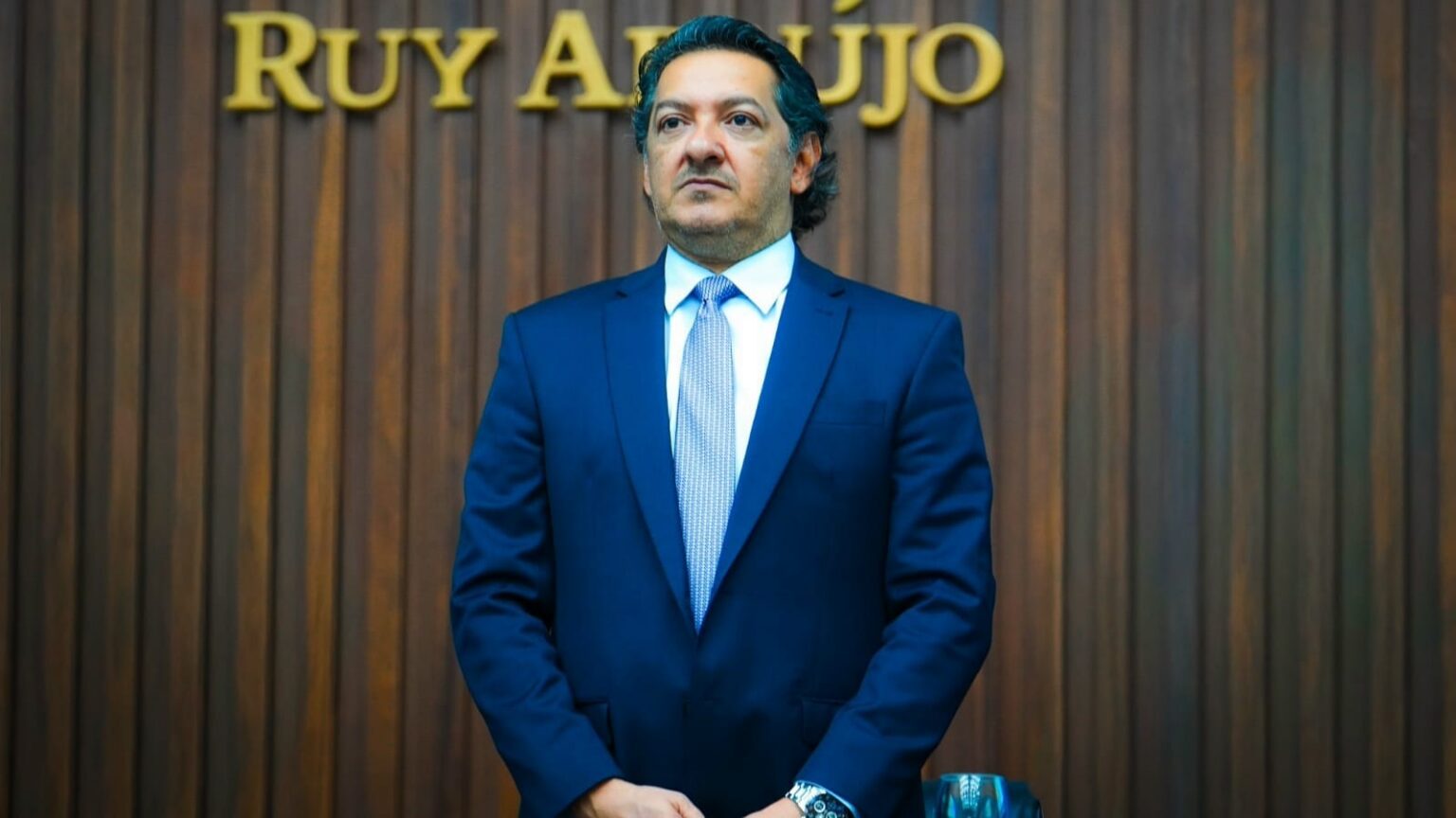 Projeto de Felipe Souza que prevê salas especializadas para acolher crianças vítimas de violência é aprovado na Aleam