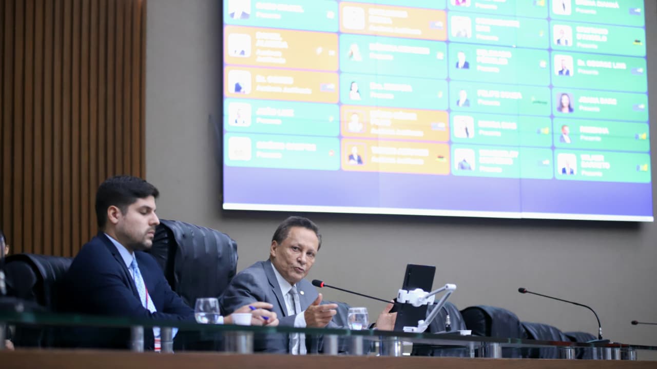 Assembleia-Legislativa-fortalece-a-educacao-e-a-cidadania-com-novos-Projetos-de-Lei-Foto-Matheus-Rodrigues-Aleam