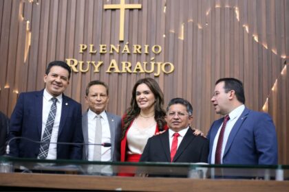 Durante Sessão Ordinária, deputados parabenizam deputada Alessandra Campelo eleita vice-governadora do Amazonas