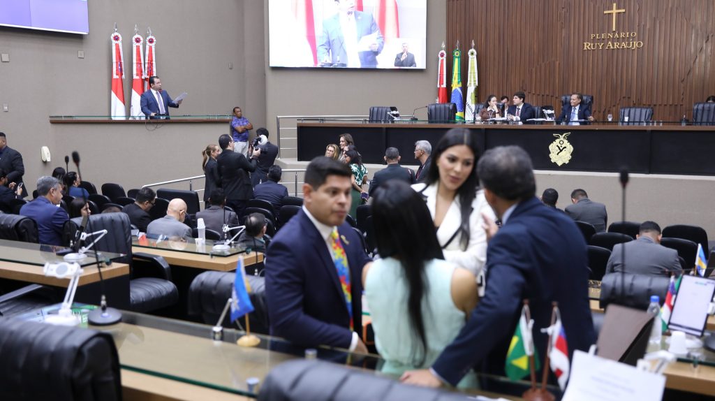 Na Aleam, deputados agradecem votos e fazem balanço das eleições durante sessão plenária