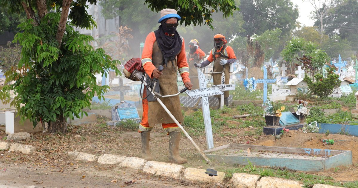 Preparação dos cemitérios de Manaus começou meses antes do Dia de Finados