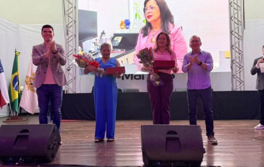 Servidoras municipais são homenageadas em encerramento do Outubro Rosa em Manaus